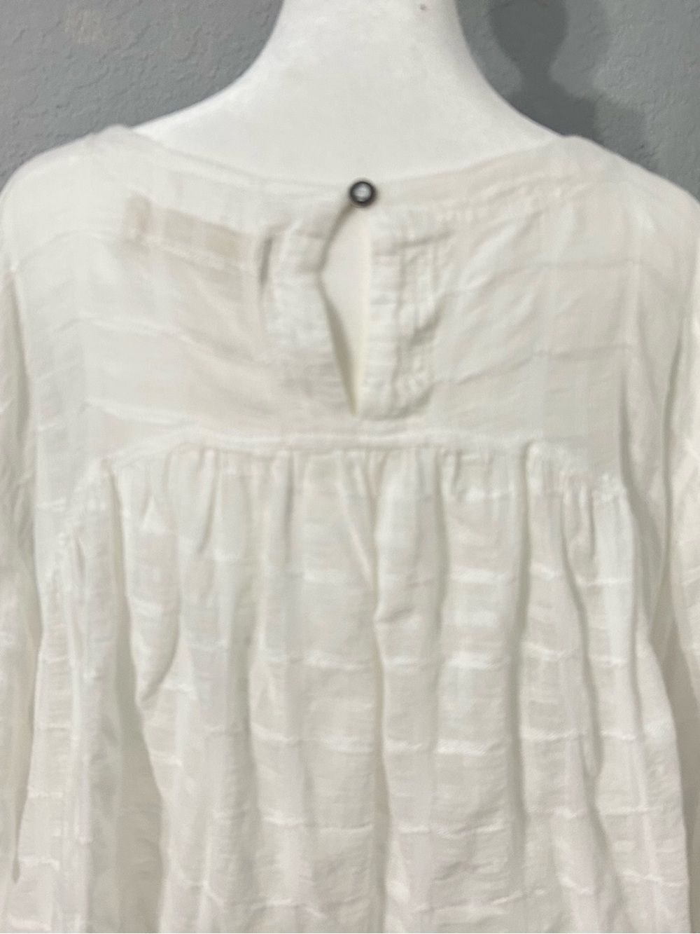 We The Free Women White Textured Buttonless Tunic Size extra Small OVERSIZE. - Picture 10 of 15